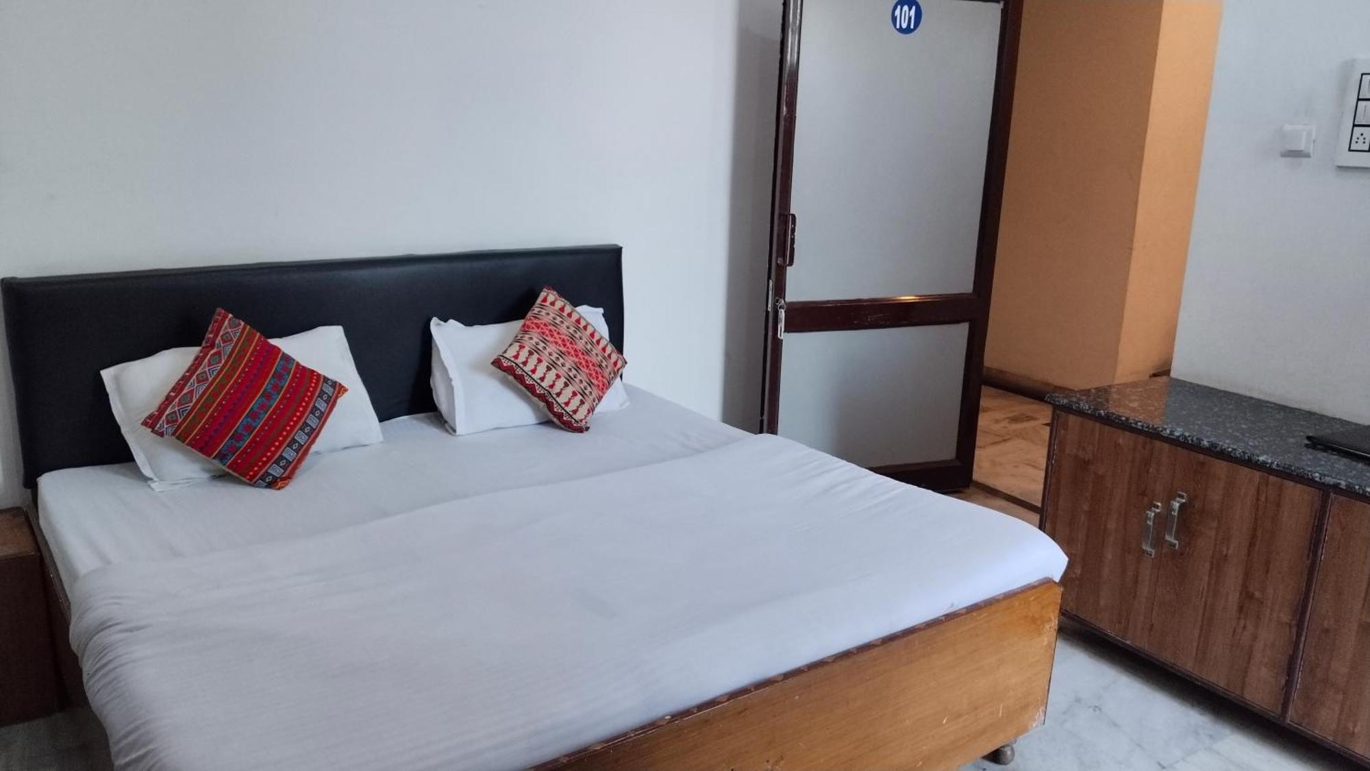 Fabhotel Grover Kangra Zewnętrze zdjęcie
